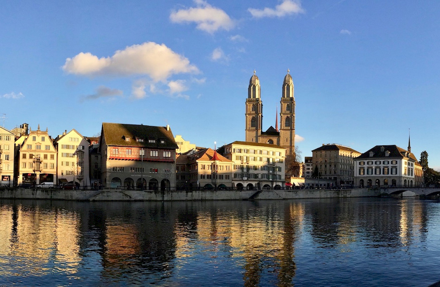 Ein Blick hinter Zürichs glänzende Fassaden
