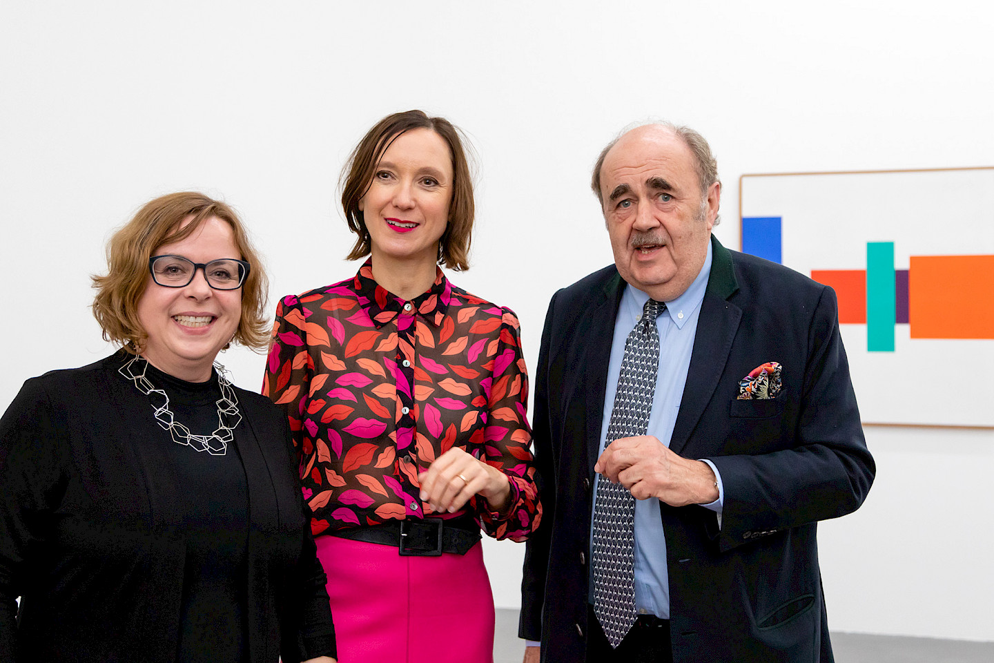 Vera Hausdorff, Konservatorin der Camille Graeser Stiftung mit Direktorin Sabine Schaschl und Miklos von Bartha. Foto: Bettina Diel