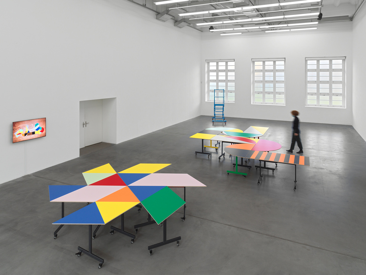 Amalia Pica, Round table (and other forms), Installationsansicht Museum Haus Konstruktiv, 2020. Foto: Stefan Altenburger