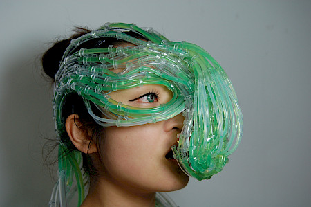Burton Nitta (Michael Burton & Michiko Nitta), Near Future Algae Symbiosis Suit – Protoype, 2010 Fotografie, Courtesy the artist