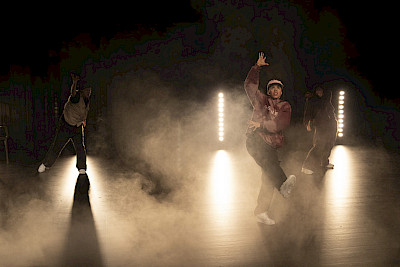 B-Girl Battles – A breaking dance piece