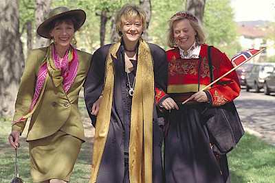 Wives III (Wives III)