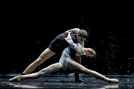 Un Ballo, Junior Ballett,   Marjolaine Laurende, Gaetano Maria Signorelli; Foto: Gregory Batardon